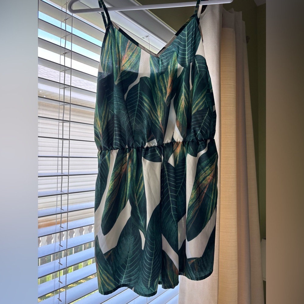 SHEIN Green Leaf Print Romper - Picture 4 of 5